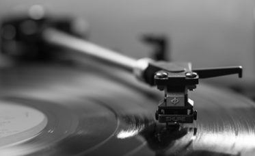 record-music-vinyl-turntable-black-and-white-technology-1175483-pxhere.com